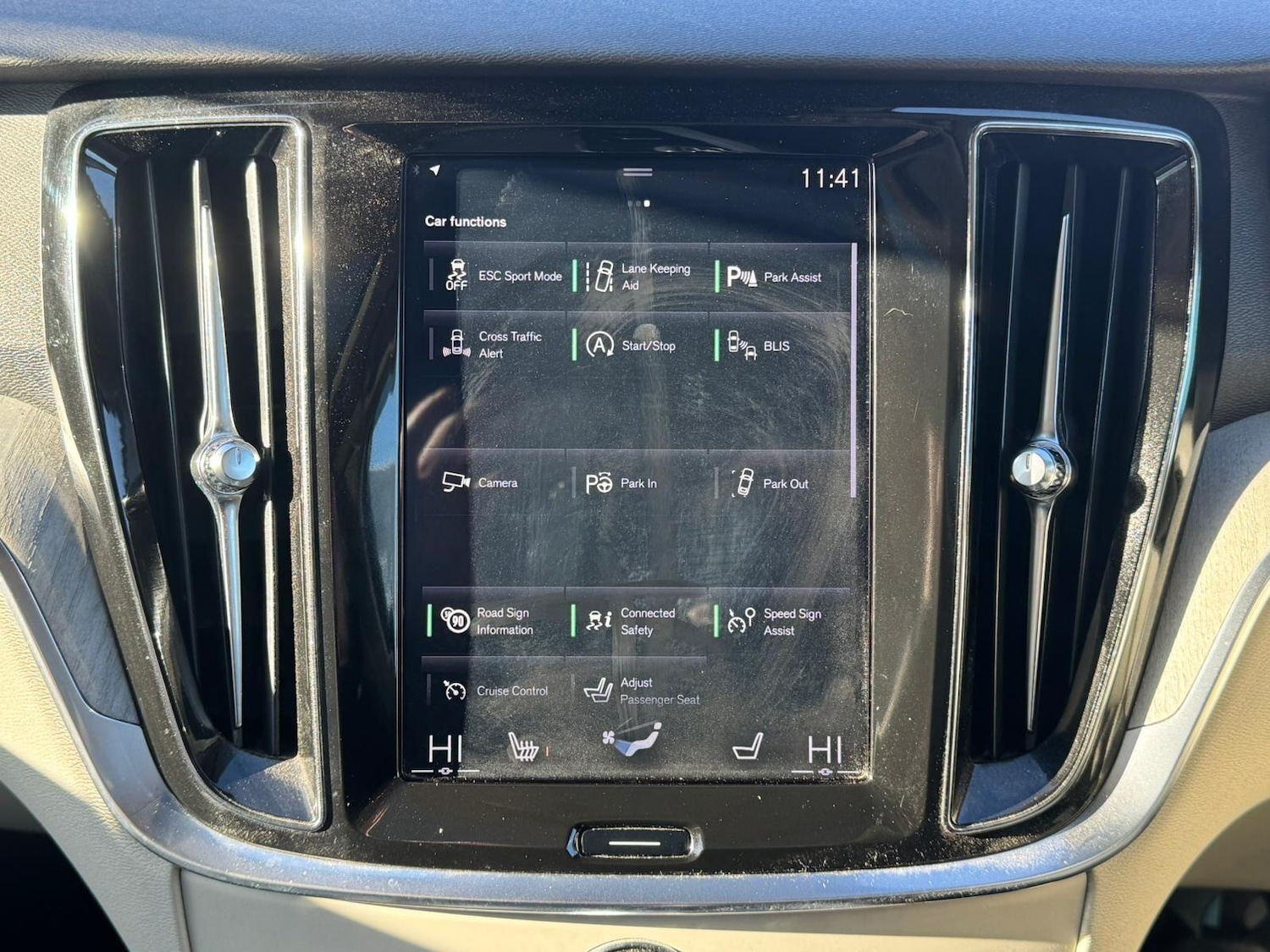 Used Volvo V60 2018 for sale - 76886726: Photo 31