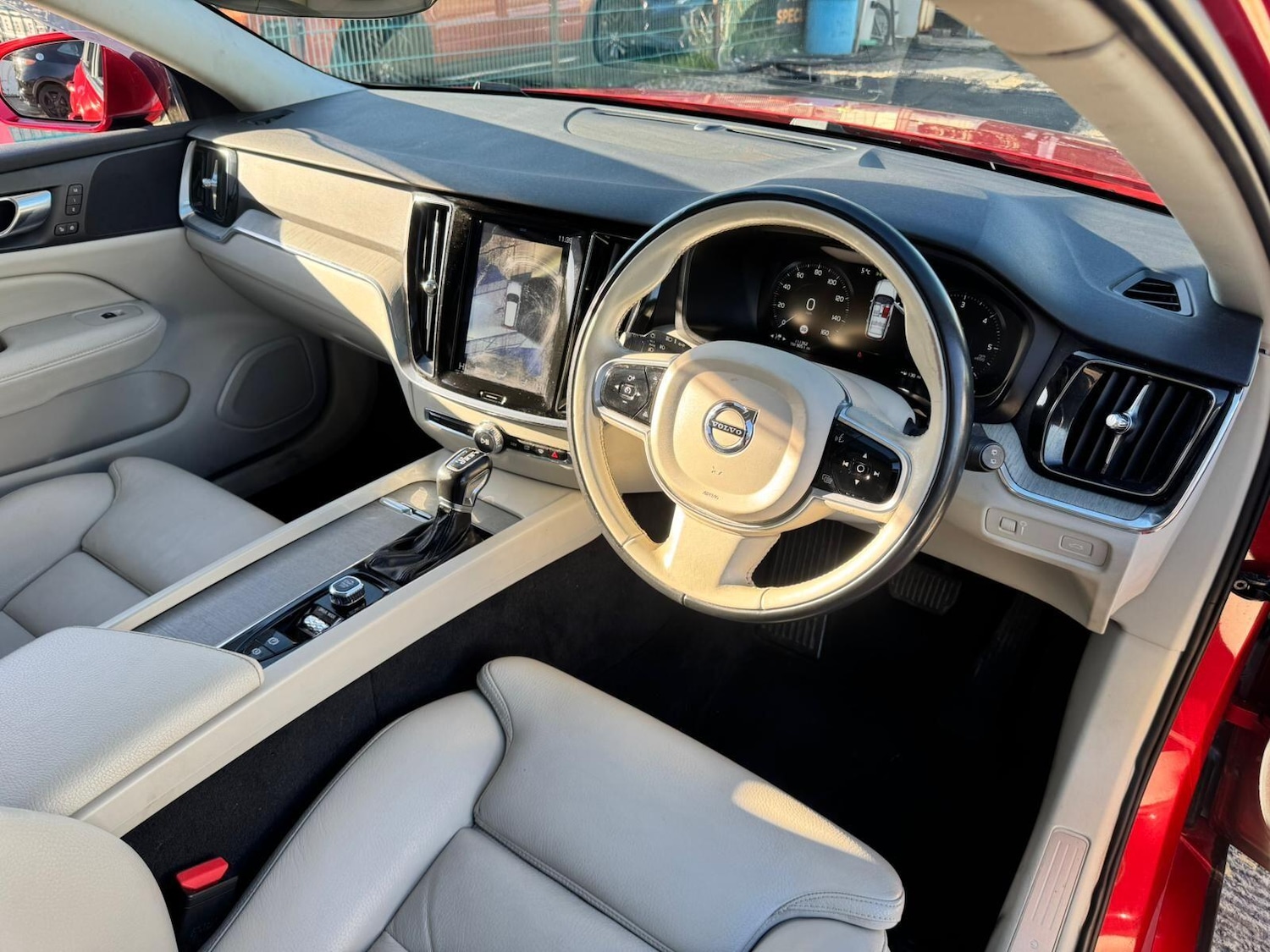 Used Volvo V60 2018 for sale - 76886726: Photo 9