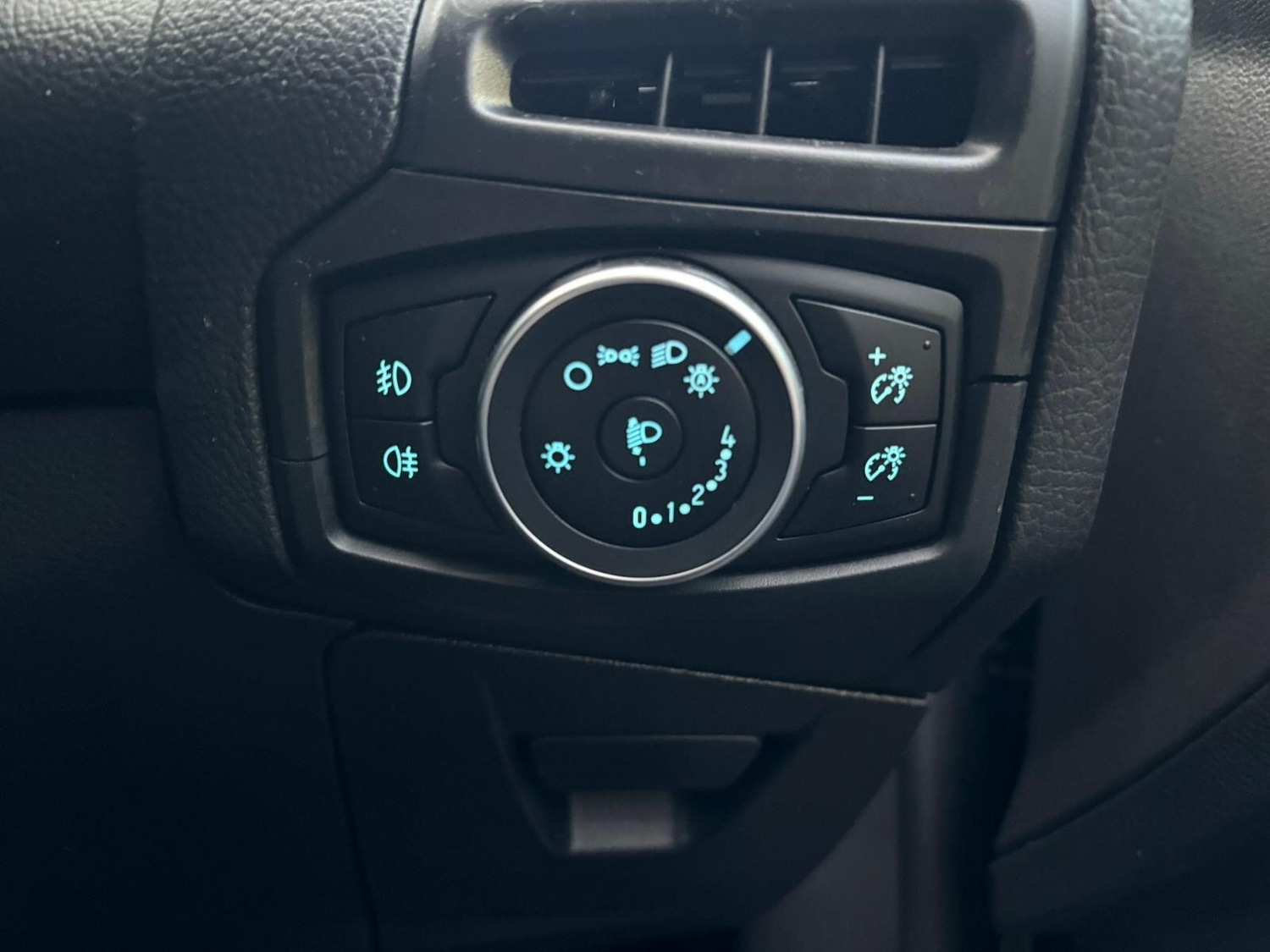 Used Ford Focus 2015 for sale - 77883446: Photo 26