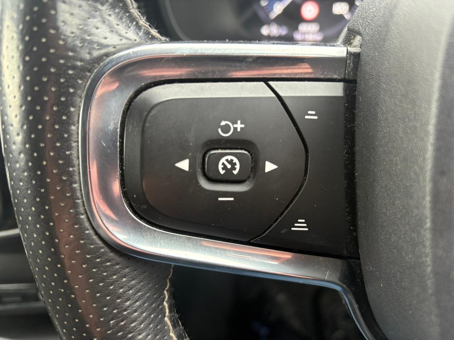 Used Volvo XC40 2018 for sale - 77279957: Photo 25