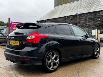 Used Ford Focus 2014 for sale - 76200292: Photo 3