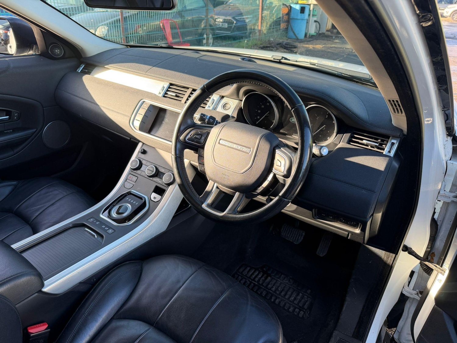 Used Land Rover Range Rover Evoque 2016 for sale - 76781705: Photo 2