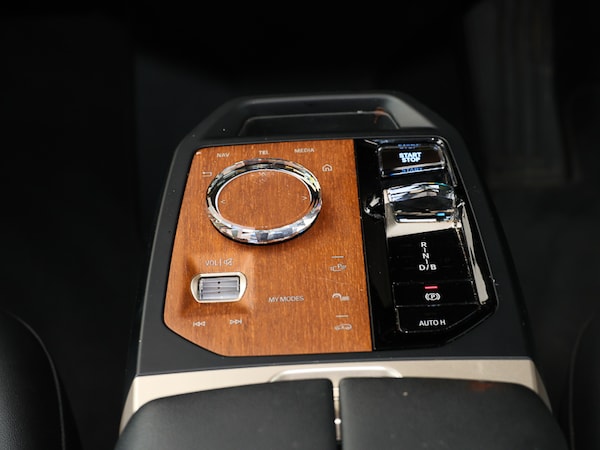 Used BMW iX 2023 for sale - 75684204: Photo 10