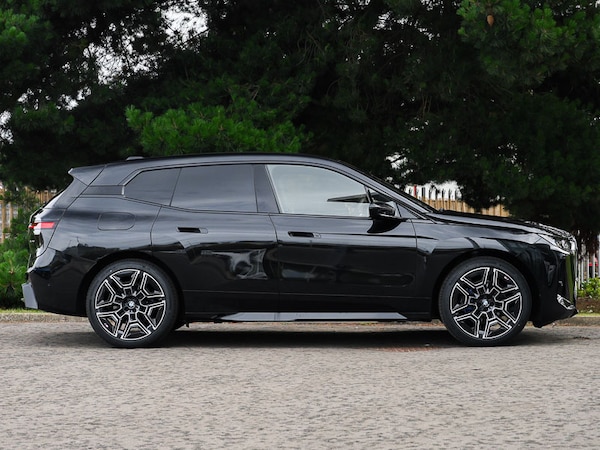 Used BMW iX 2025 for sale - 75664095: Photo 2