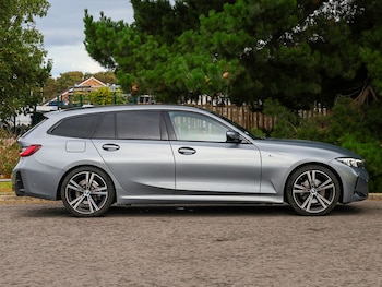 Used BMW 3 Series 2024 for sale - 76052597: Photo 2