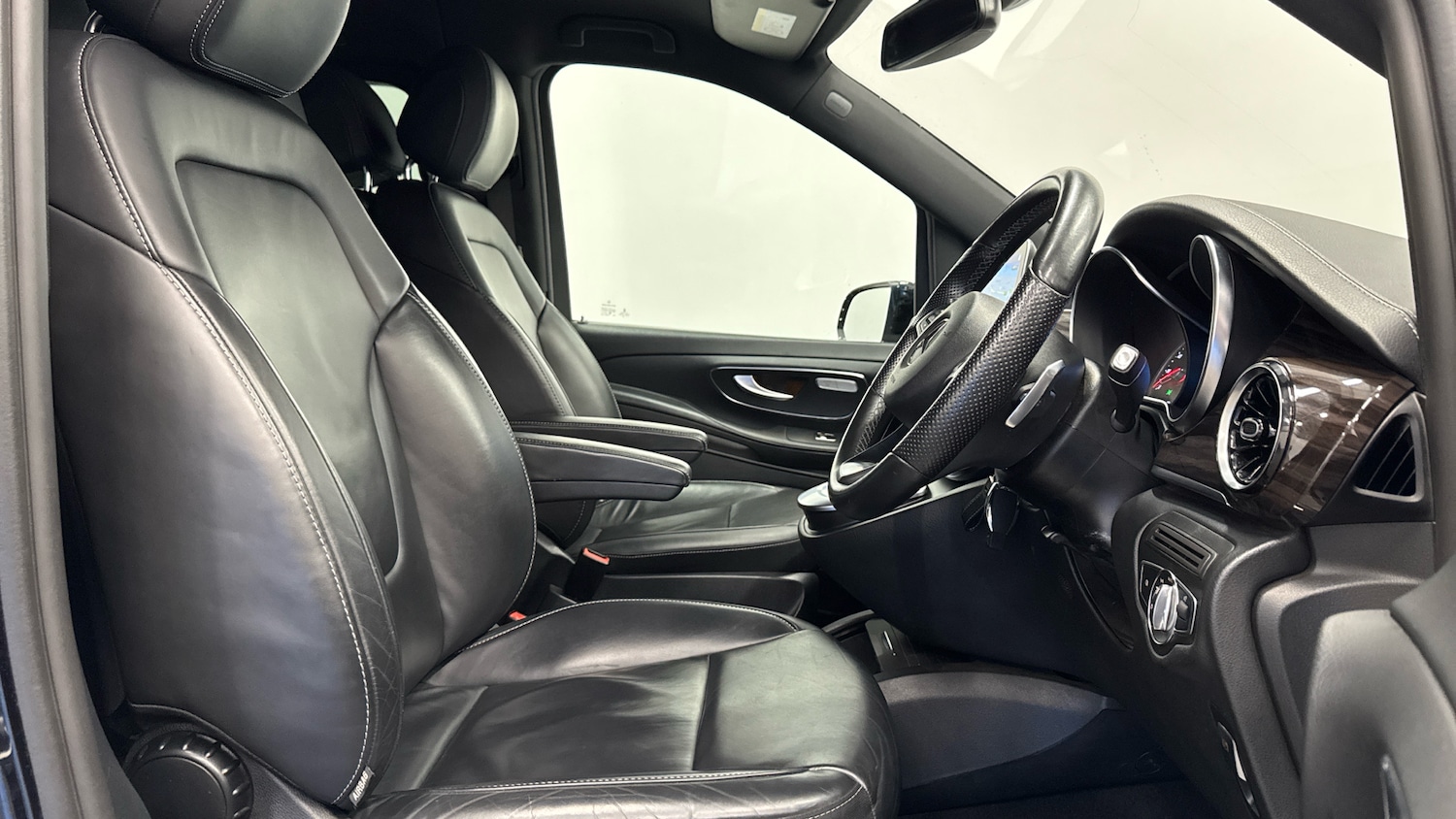 Used Mercedes-Benz V-Class 2020 for sale - 76559864: Photo 24