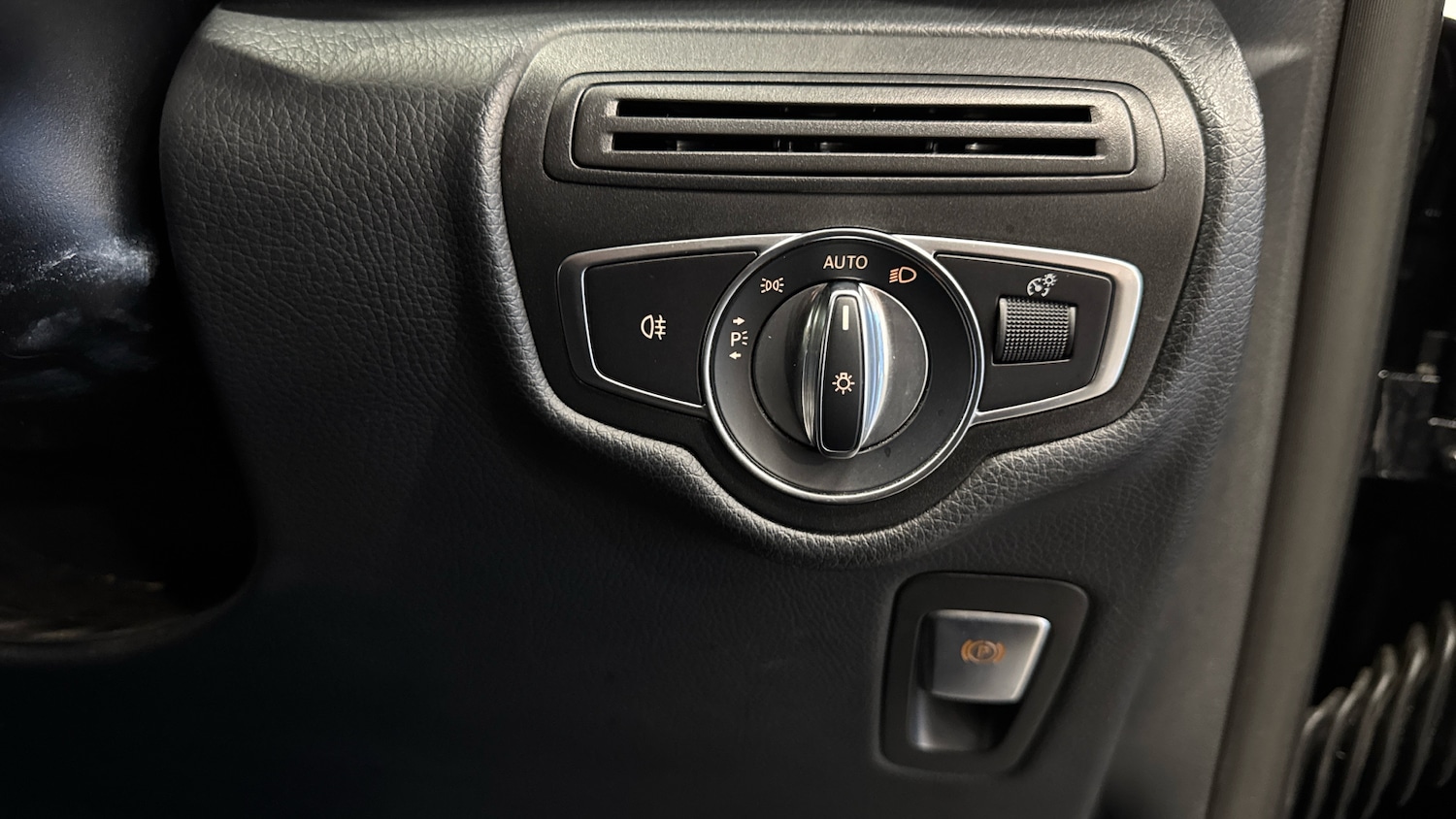 Used Mercedes-Benz V-Class 2020 for sale - 76559864: Photo 25