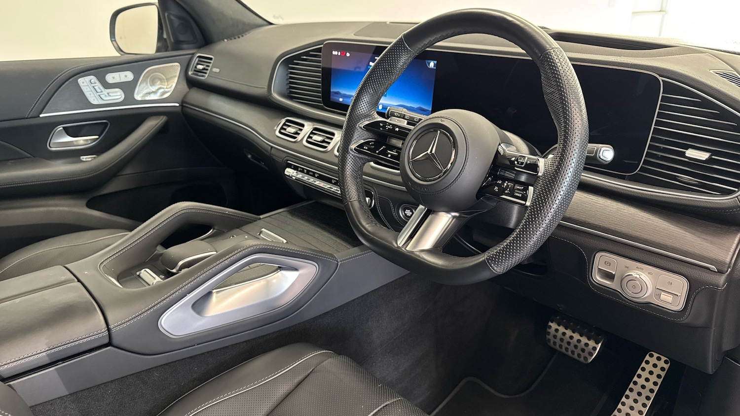 Used Mercedes-Benz GLS 2024 for sale - 76737915: Photo 11