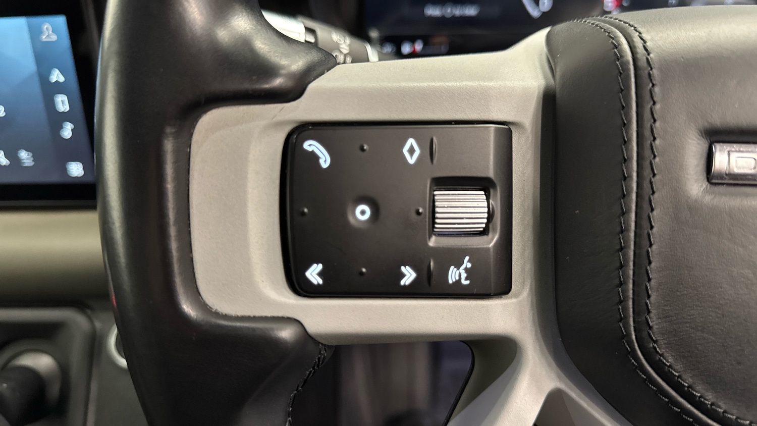 Used Land Rover Defender 2021 for sale - 77665514: Photo 28