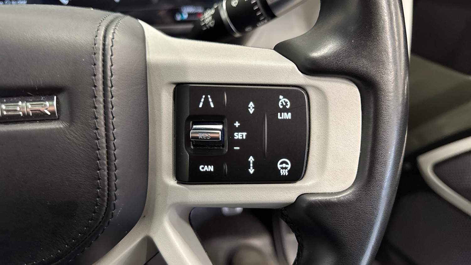 Used Land Rover Defender 2021 for sale - 77665514: Photo 29