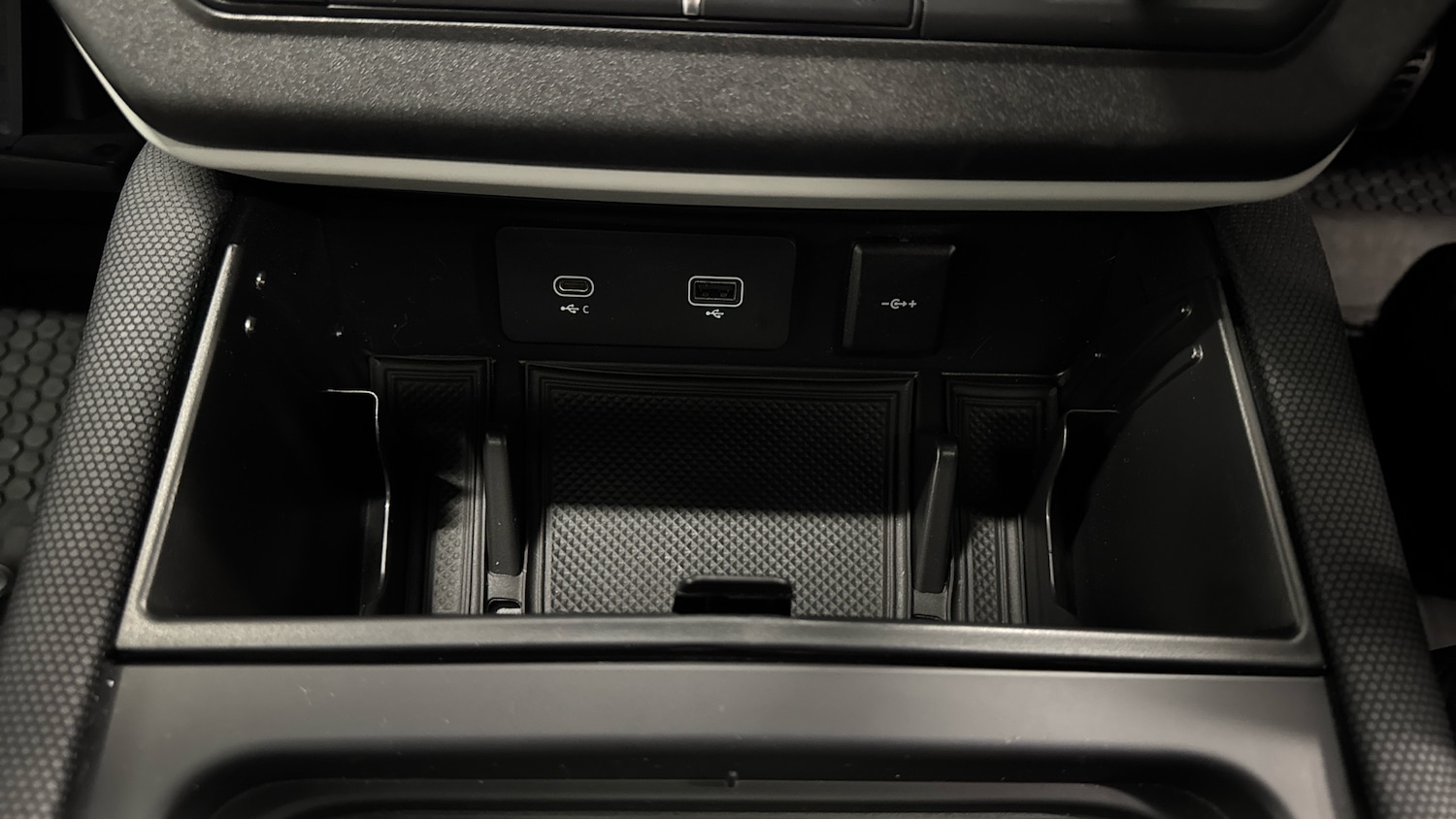 Used Land Rover Defender 2021 for sale - 77665514: Photo 33