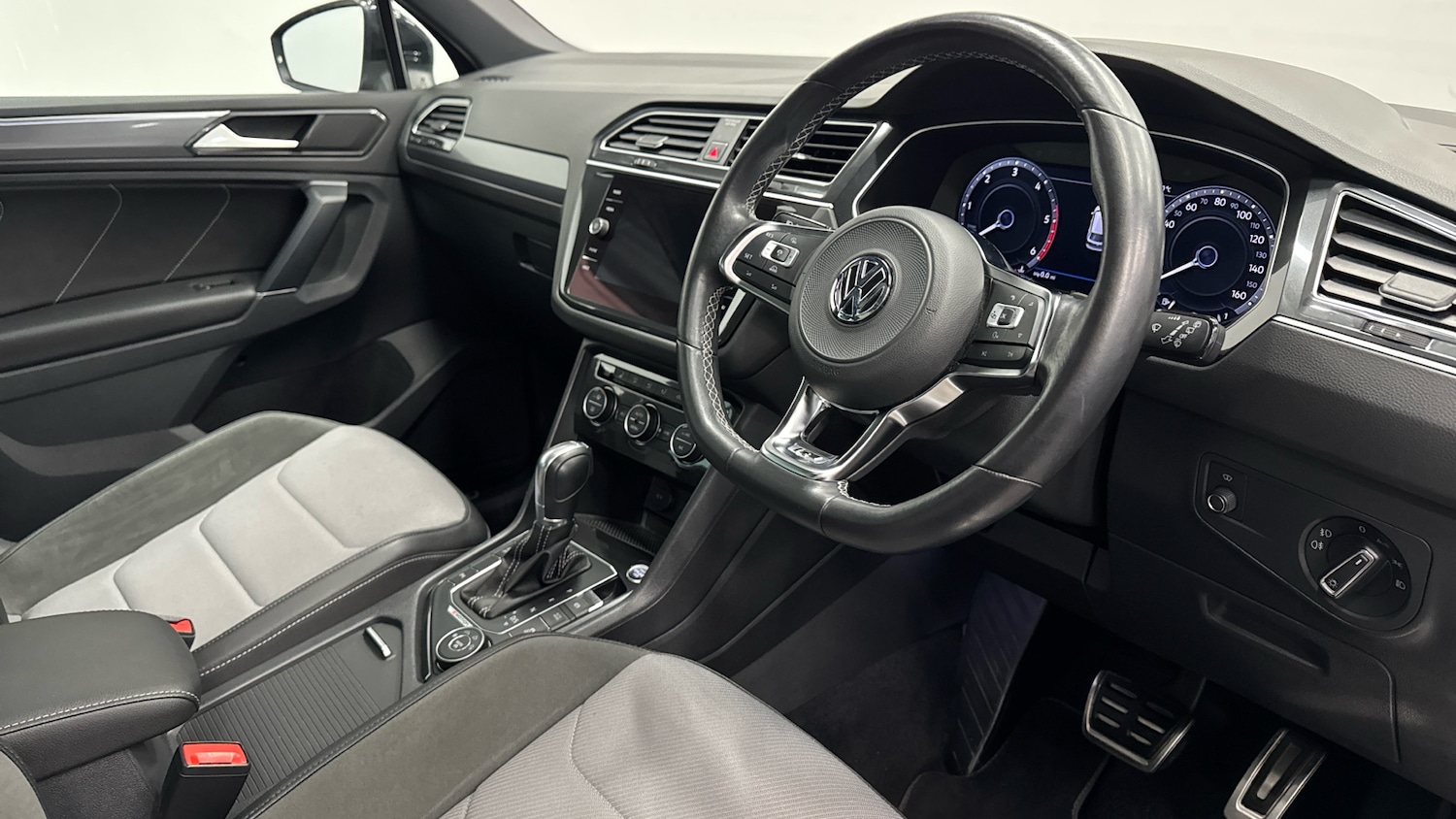 Used Volkswagen Tiguan 2017 for sale - 77272152: Photo 11