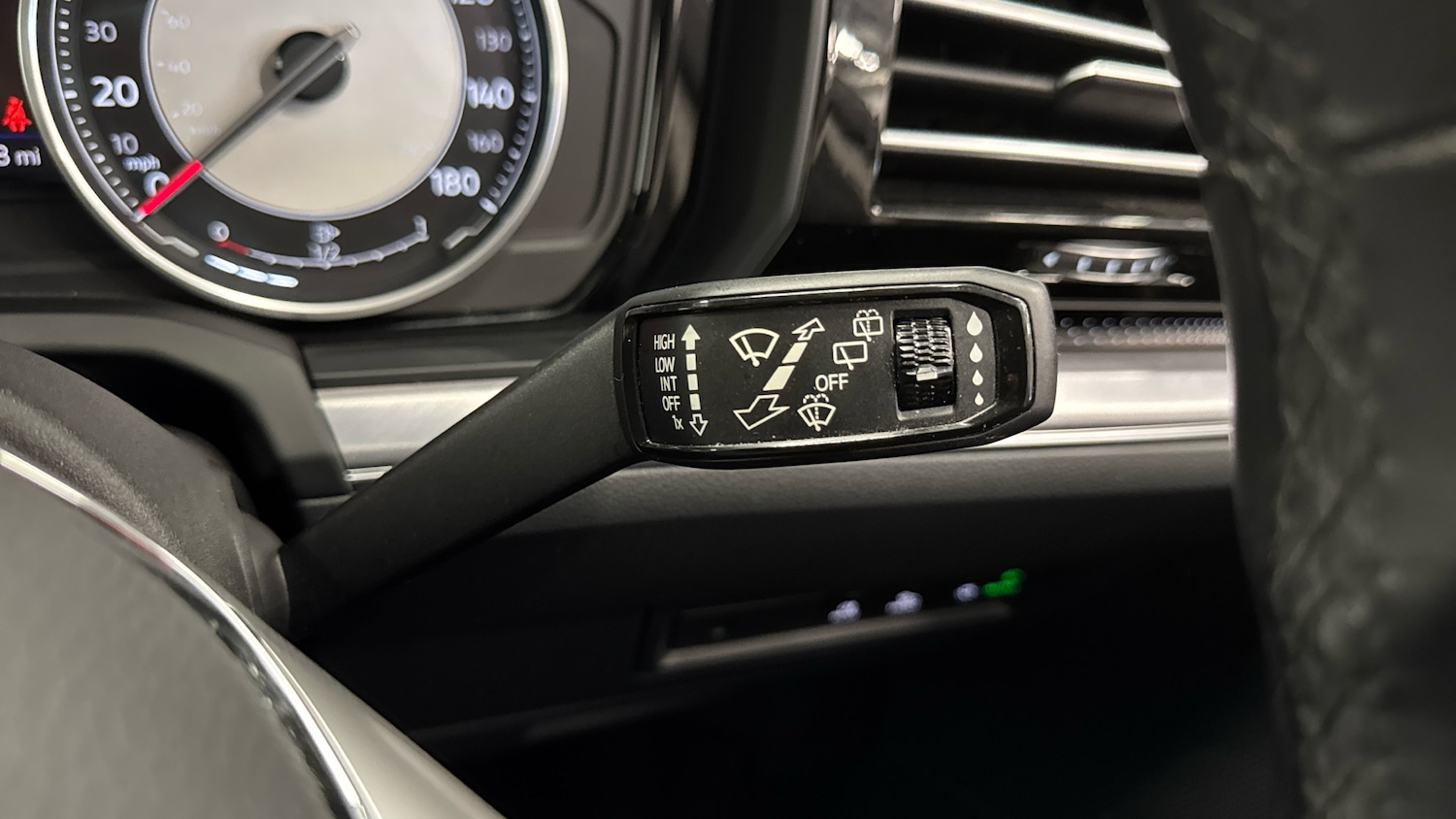 Used Volkswagen Touareg 2020 for sale - 76707660: Photo 31