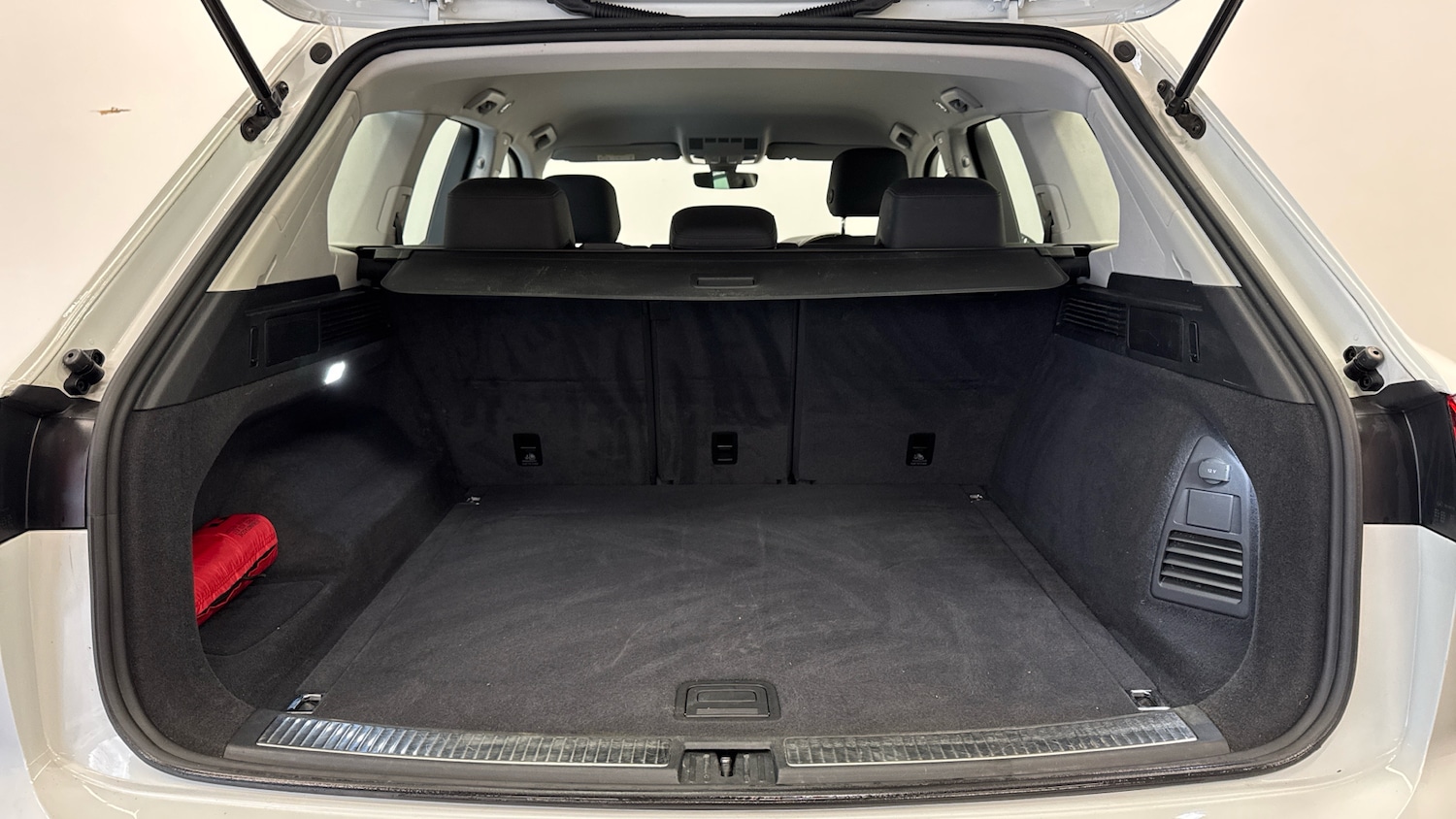 Used Volkswagen Touareg 2020 for sale - 76707660: Photo 4