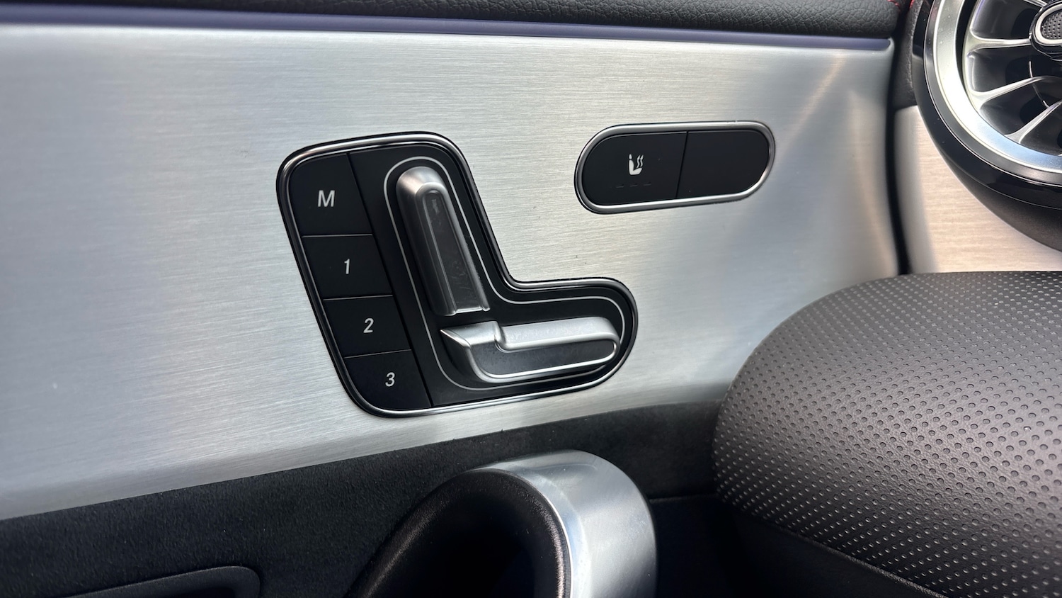 Used Mercedes-Benz CLA 2023 for sale - 76449211: Photo 28