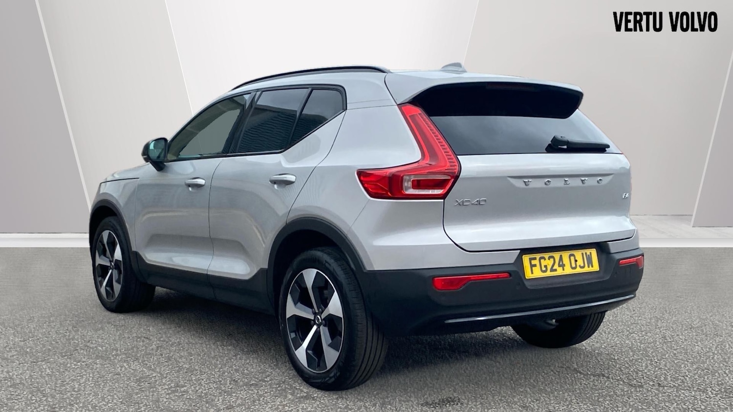Used Volvo XC40 2024 for sale - 76366953: Photo 2