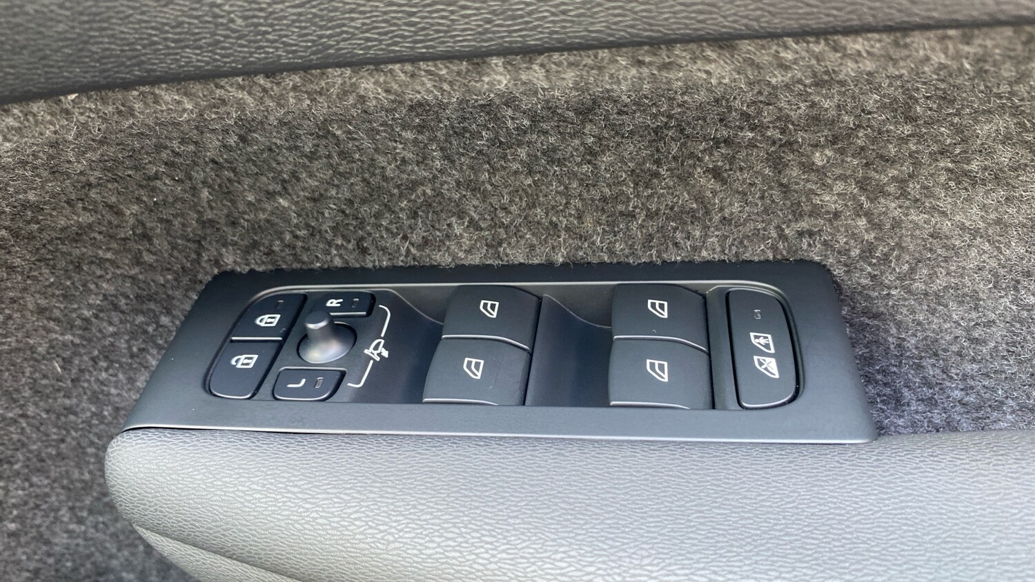 Used Volvo XC40 2024 for sale - 76366953: Photo 26