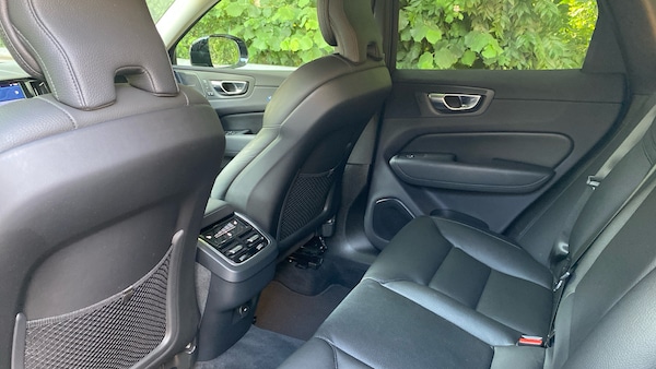 Used Volvo XC60 2023 for sale - 76219659: Photo 10