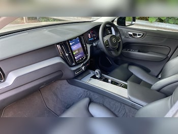 Used Volvo XC60 2023 for sale - 76219659: Photo 4