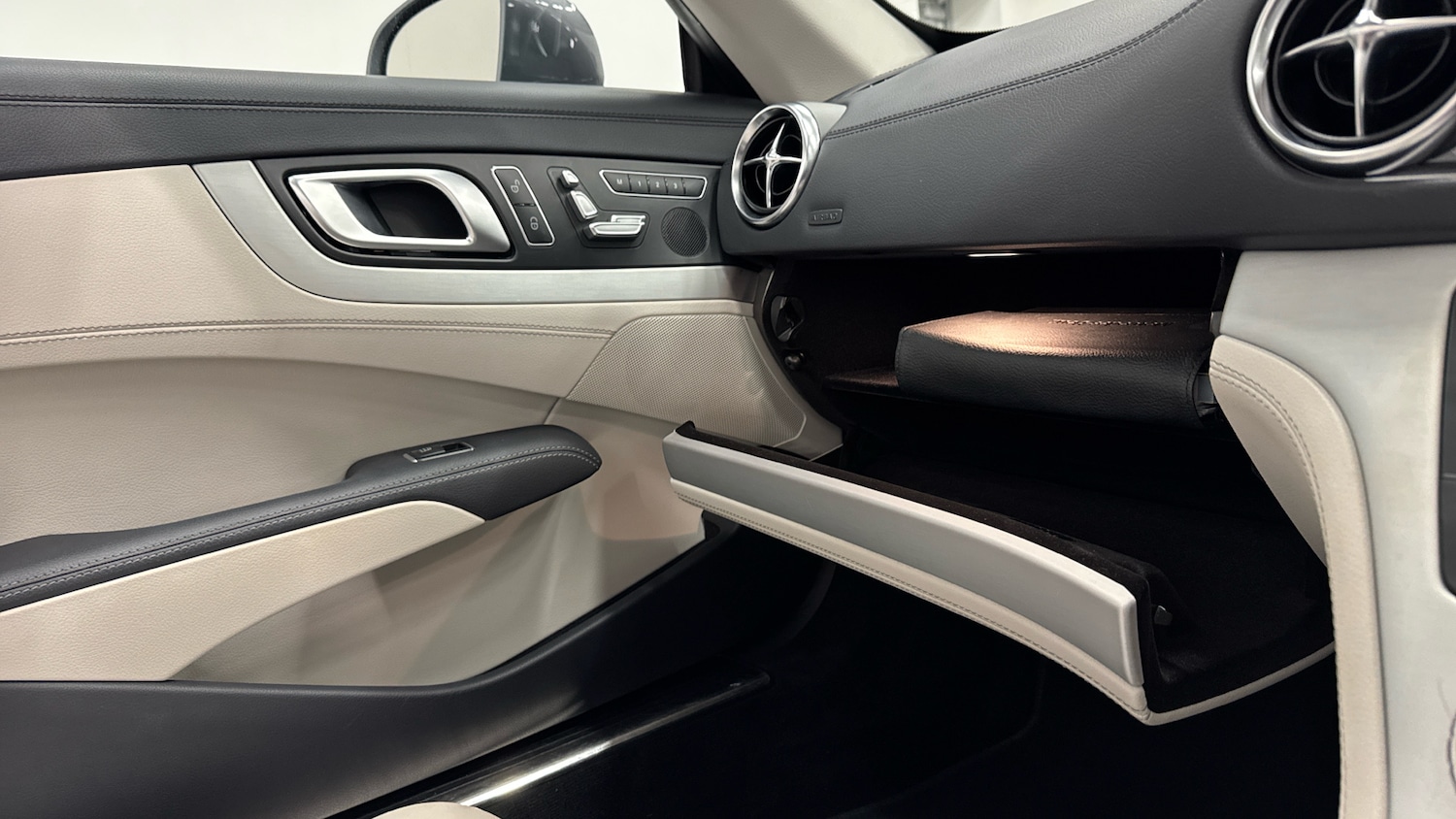 Used Mercedes-Benz SL 2016 for sale - 77283645: Photo 38