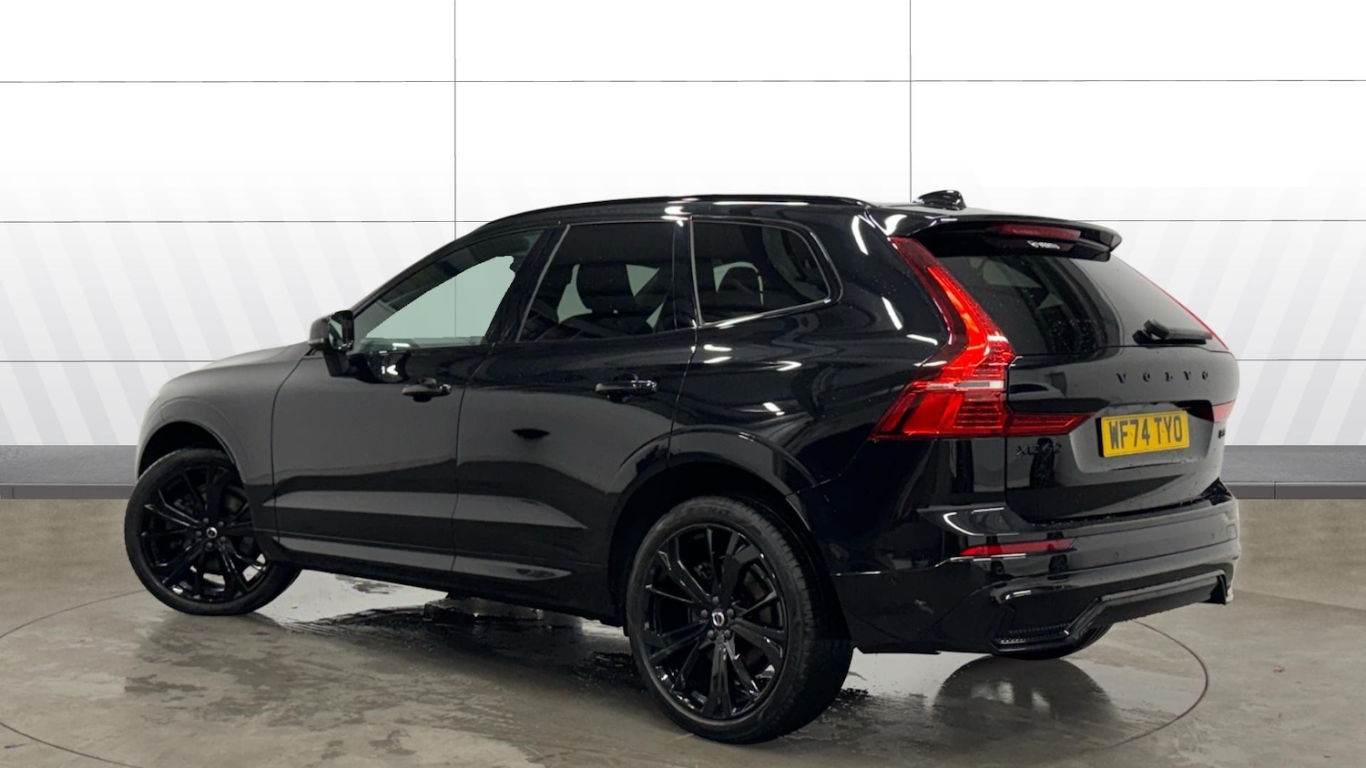 Used Volvo XC60 2024 for sale - 76821476: Photo 2