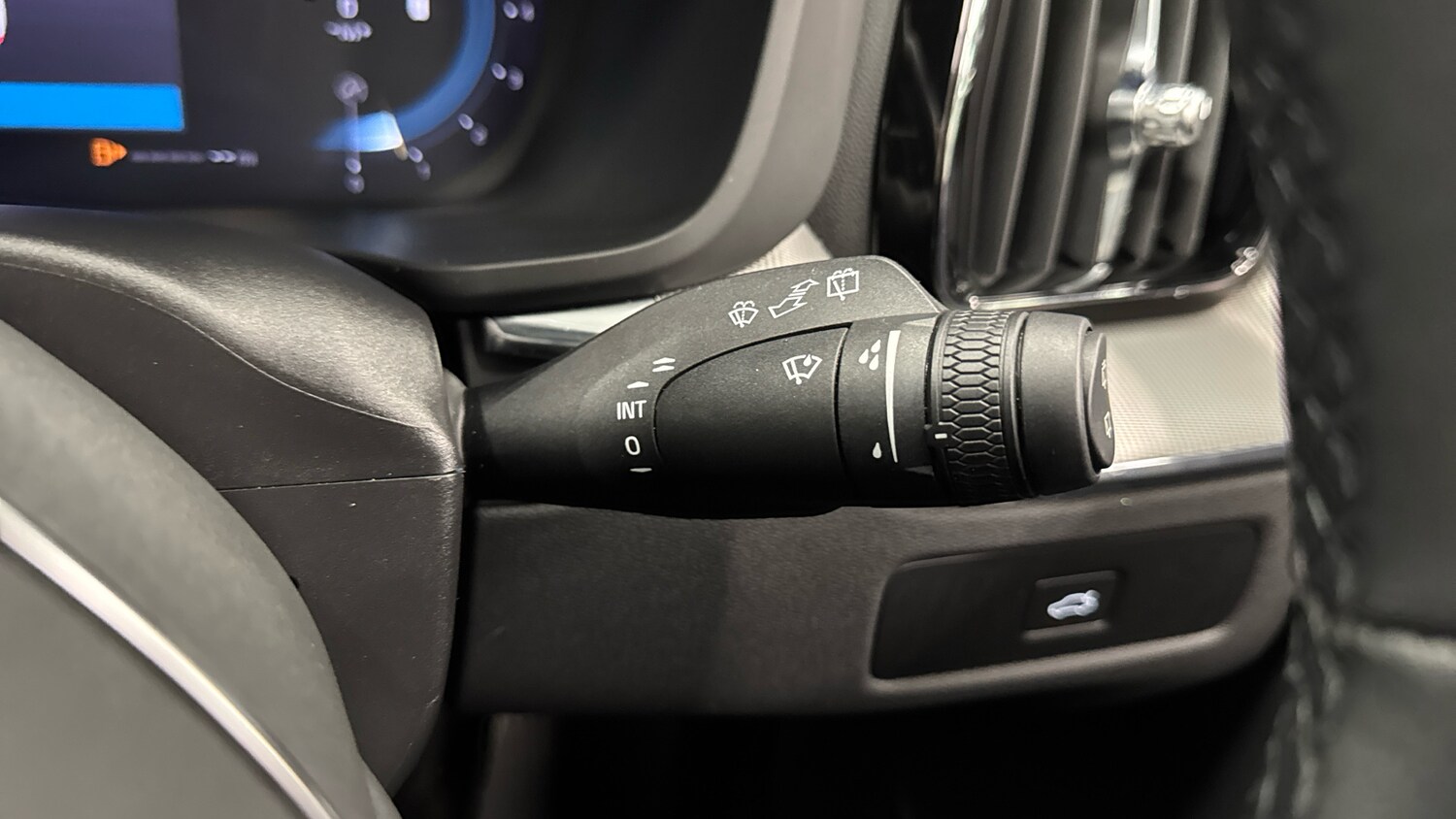 Used Volvo XC60 2024 for sale - 76821476: Photo 31