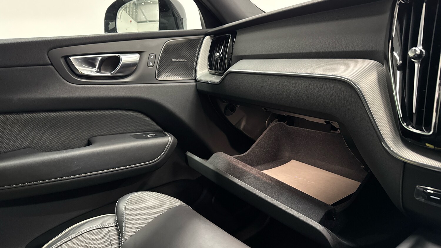 Used Volvo XC60 2024 for sale - 76821476: Photo 35