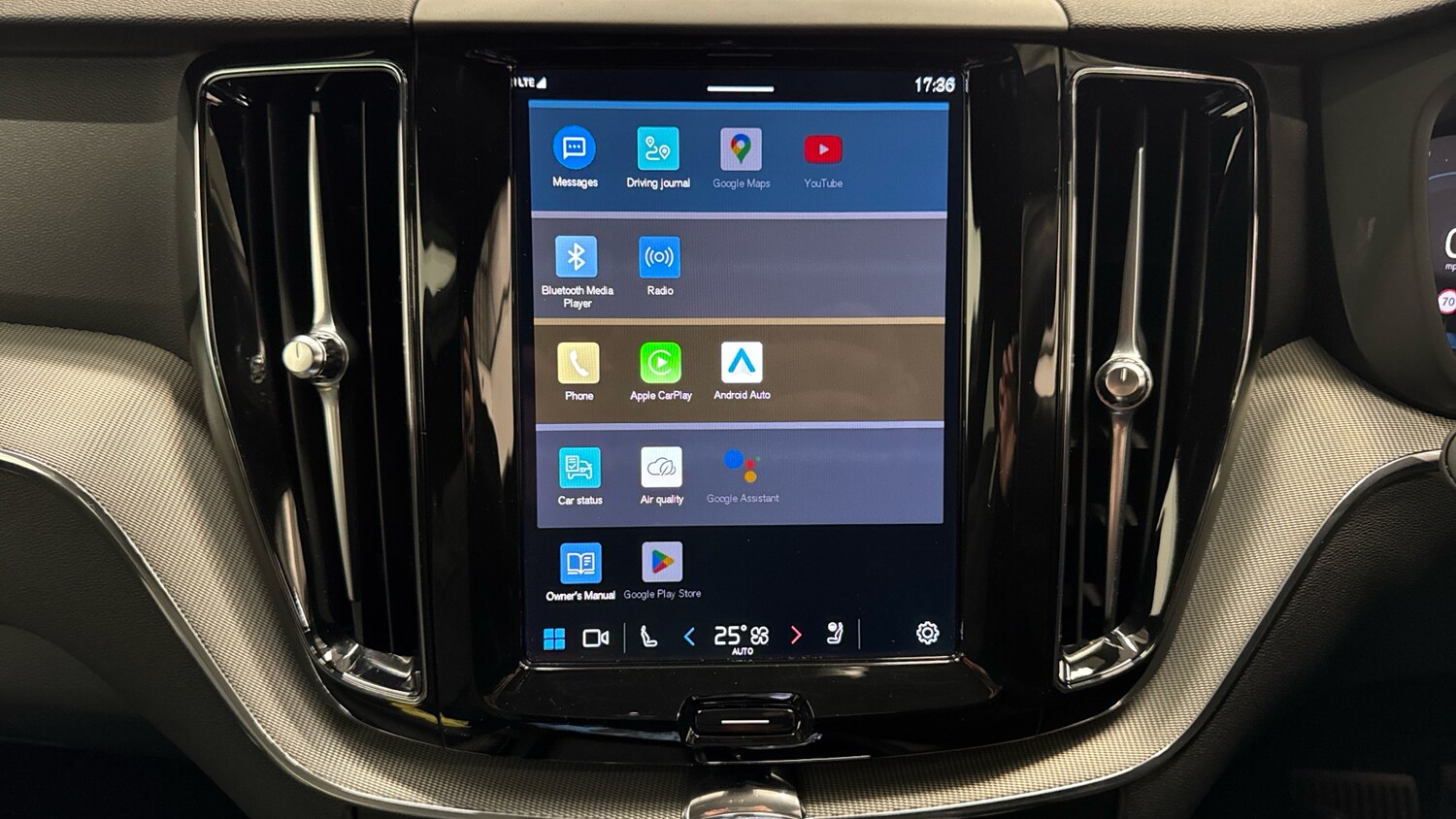 Used Volvo XC60 2024 for sale - 76821476: Photo 40