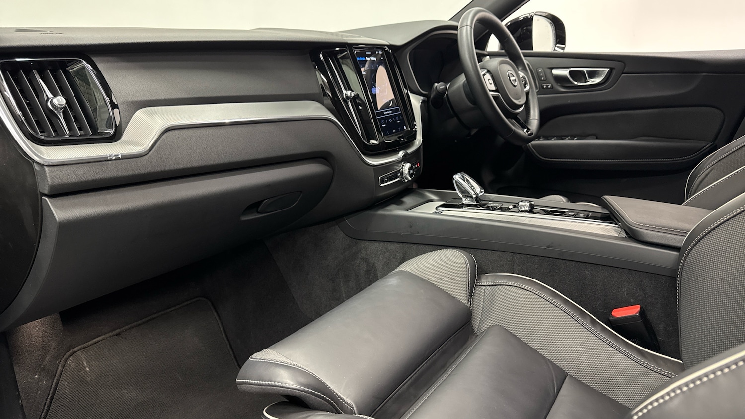 Used Volvo XC60 2024 for sale - 76821476: Photo 9