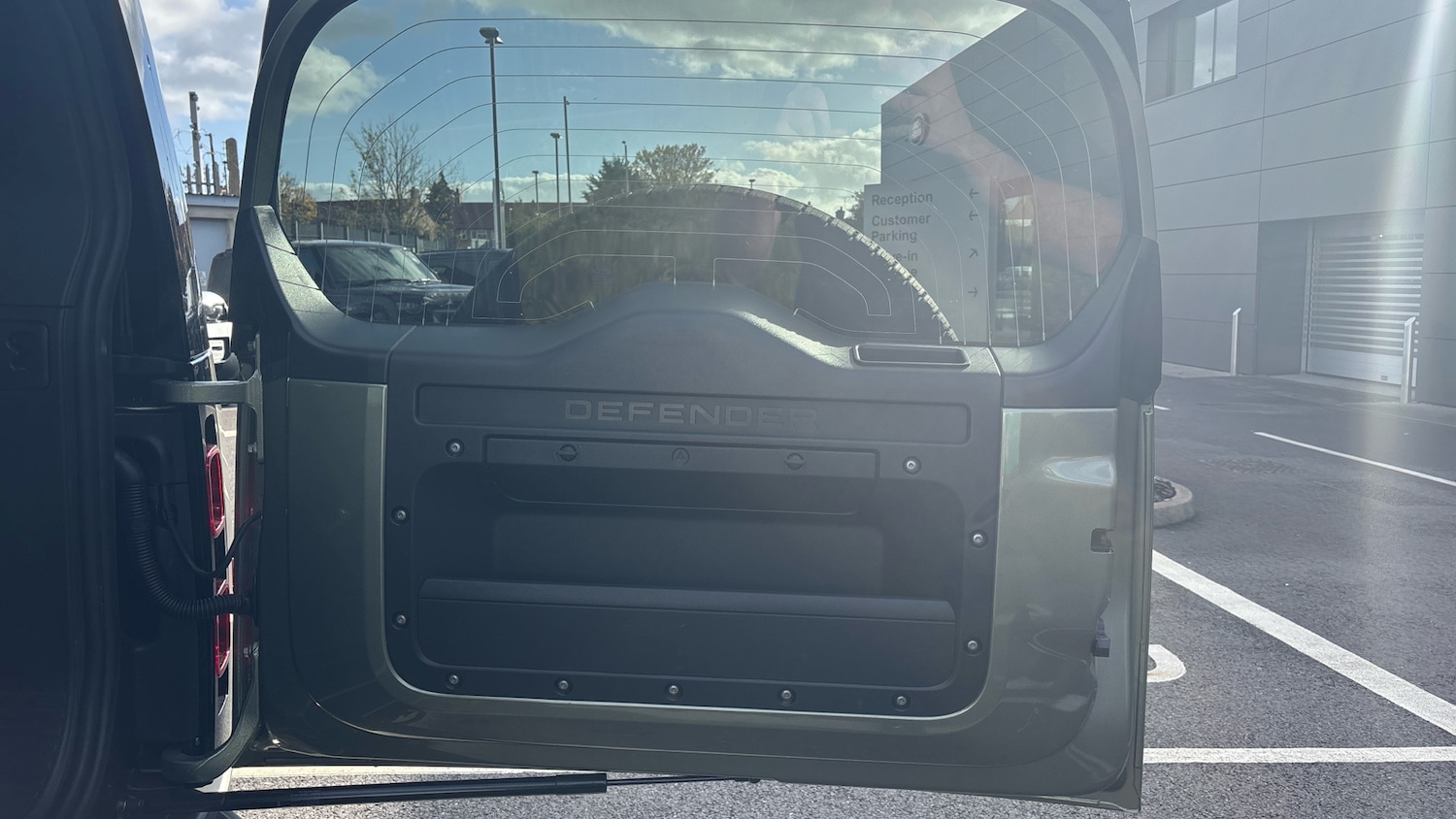 Used Land Rover Defender 2024 for sale - 77530187: Photo 24