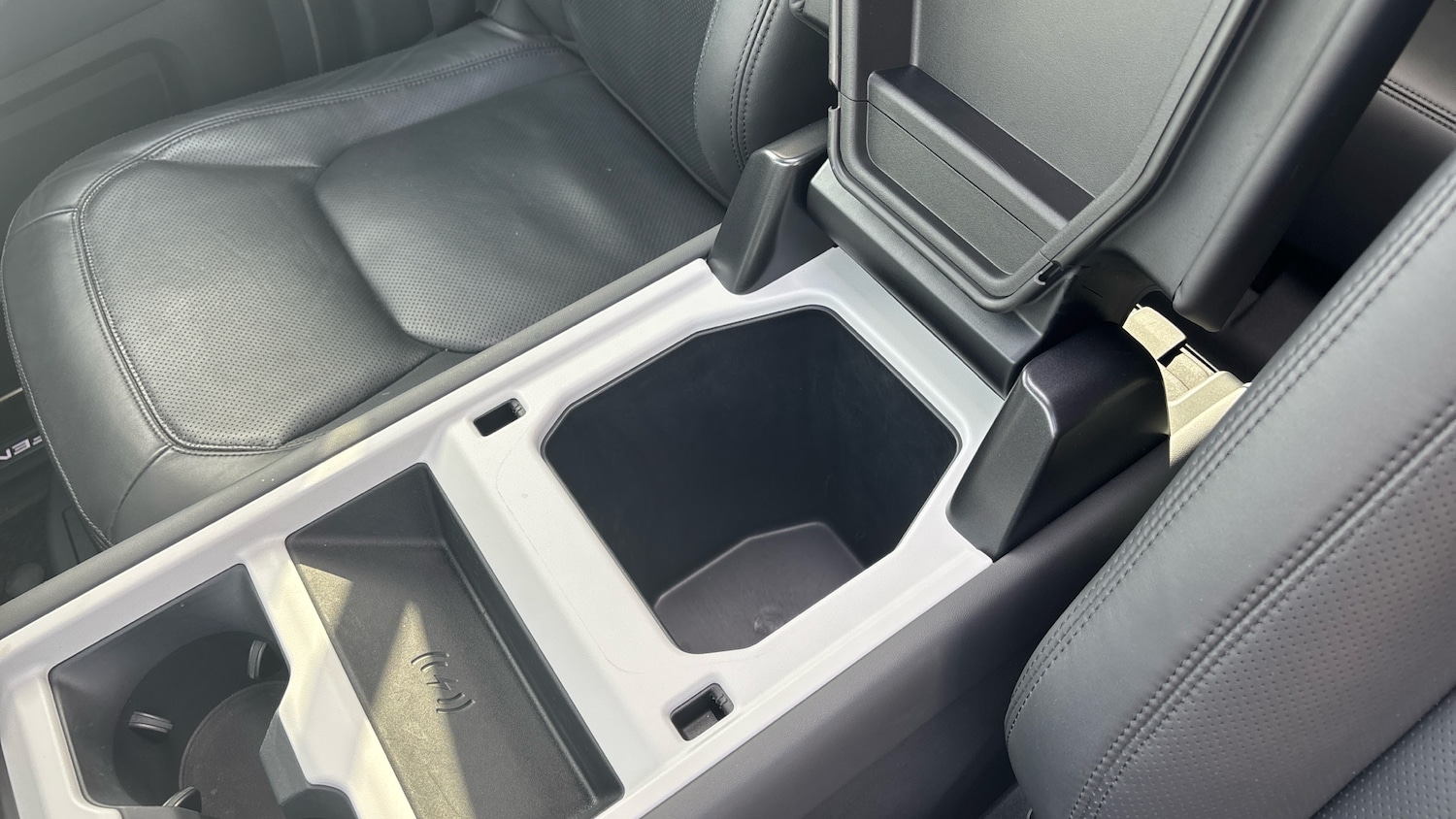 Used Land Rover Defender 2024 for sale - 77530187: Photo 38