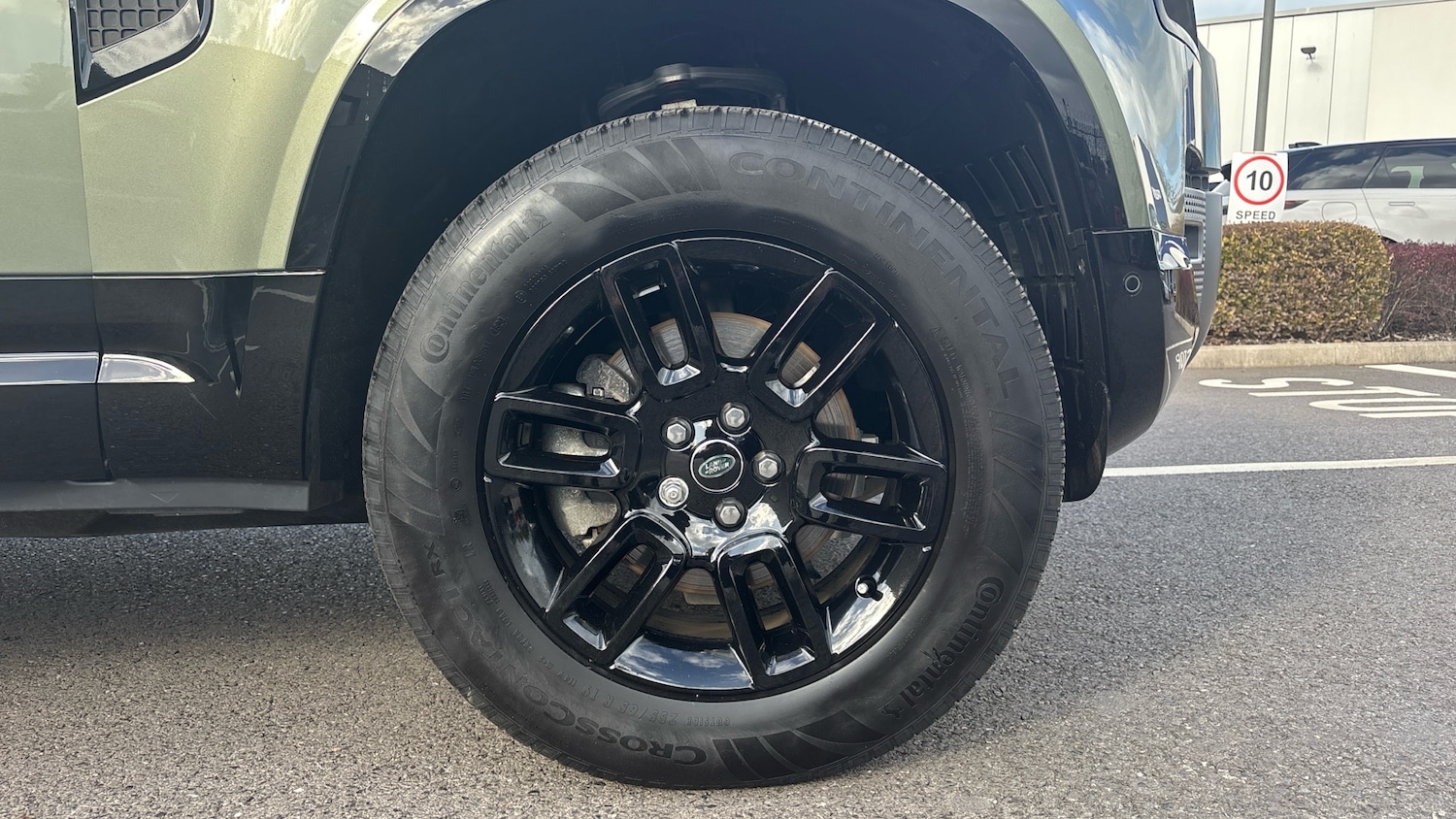 Used Land Rover Defender 2024 for sale - 77530187: Photo 8