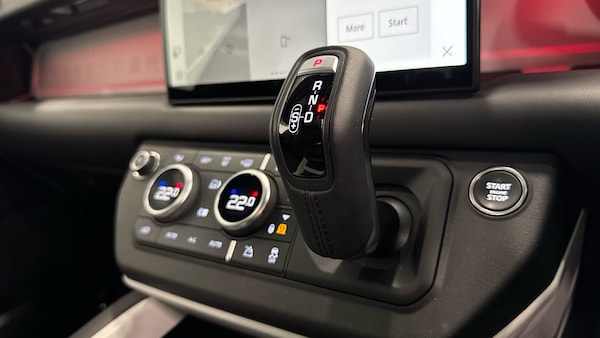 Used Land Rover Defender 2025 for sale - 76332031: Photo 13