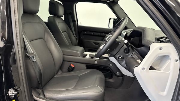 Used Land Rover Defender 2025 for sale - 76332031: Photo 27