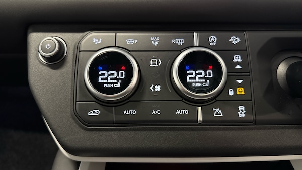 Used Land Rover Defender 2025 for sale - 76332031: Photo 34