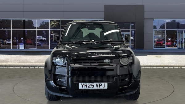 Used Land Rover Defender 2025 for sale - 76332031: Photo 3
