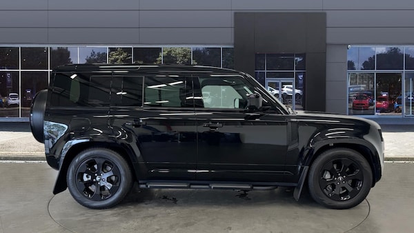 Used Land Rover Defender 2025 for sale - 76332031: Photo 5