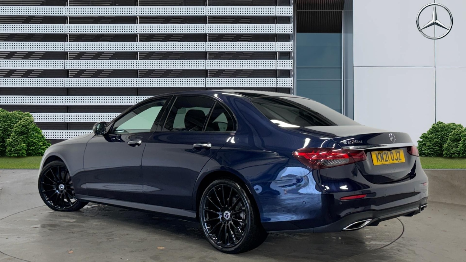 Used Mercedes-Benz E Class 2021 for sale - 76693220: Photo 2