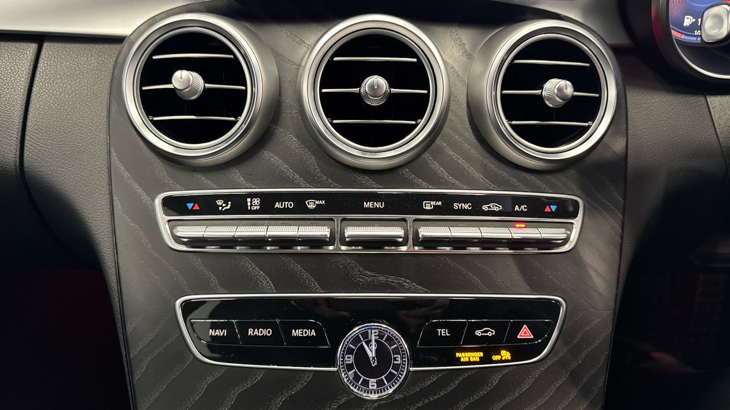 Used Mercedes-Benz C Class 2021 for sale - 77639090: Photo 32