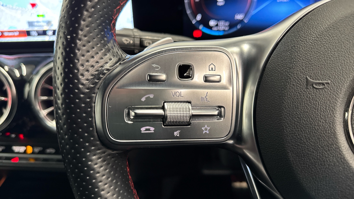 Used Mercedes-Benz EQA 2021 for sale - 76653071: Photo 30