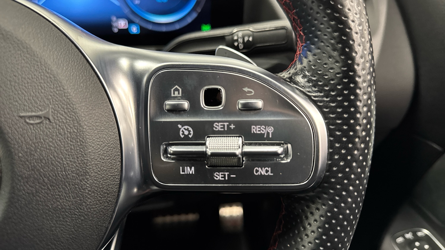 Used Mercedes-Benz EQA 2021 for sale - 76653071: Photo 31