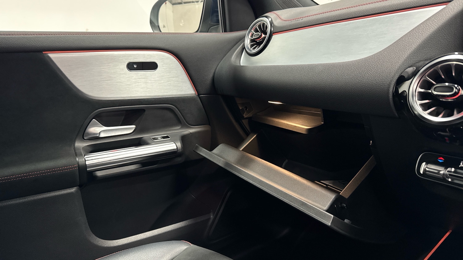 Used Mercedes-Benz EQA 2021 for sale - 76653071: Photo 37