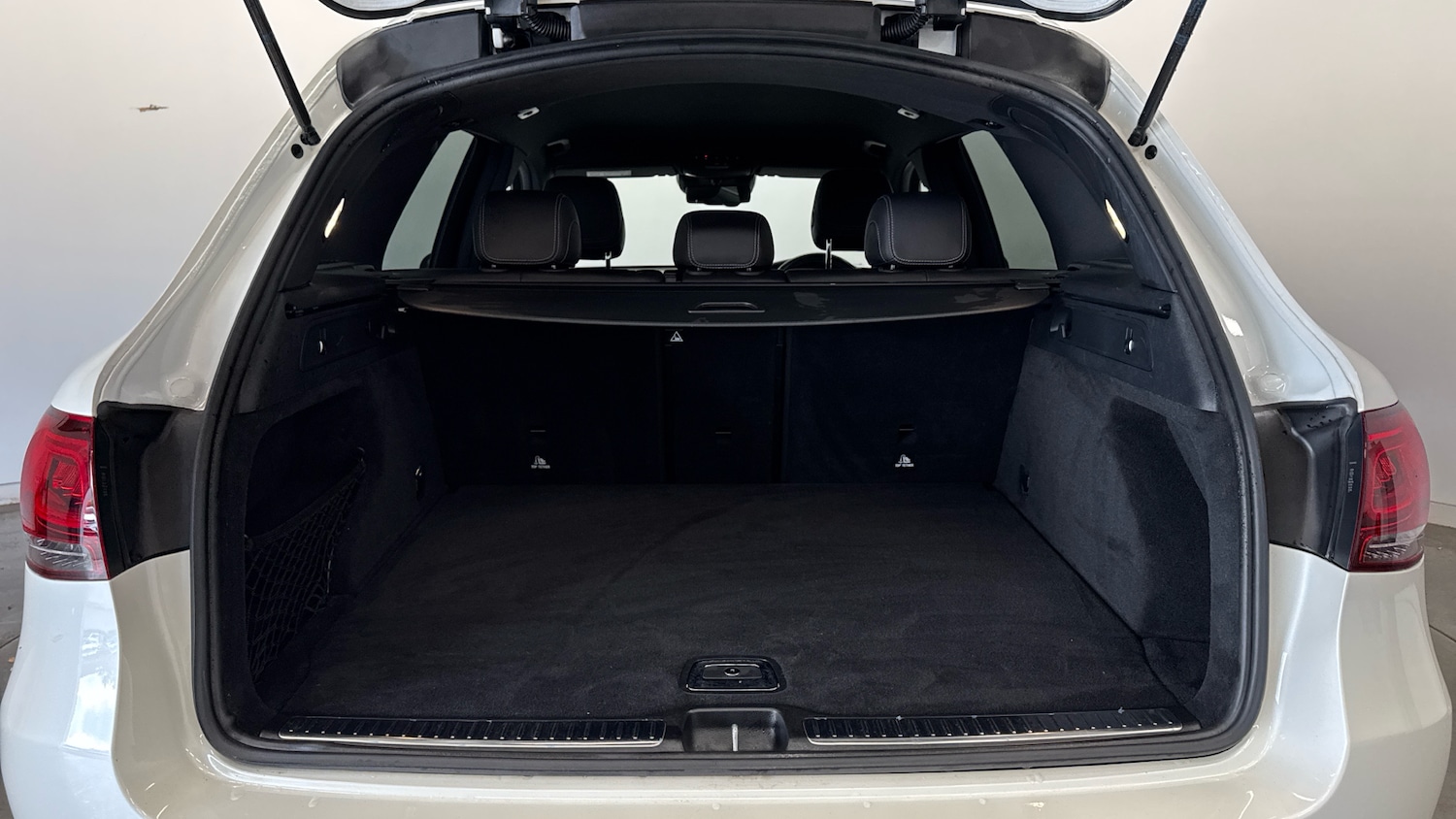 Used Mercedes-Benz GLC 2019 for sale - 76159888: Photo 4