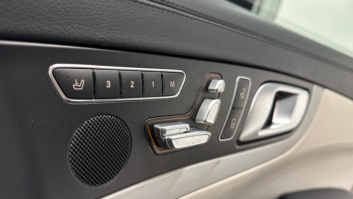 Used Mercedes-Benz SL 2016 for sale - 76757548: Photo 25