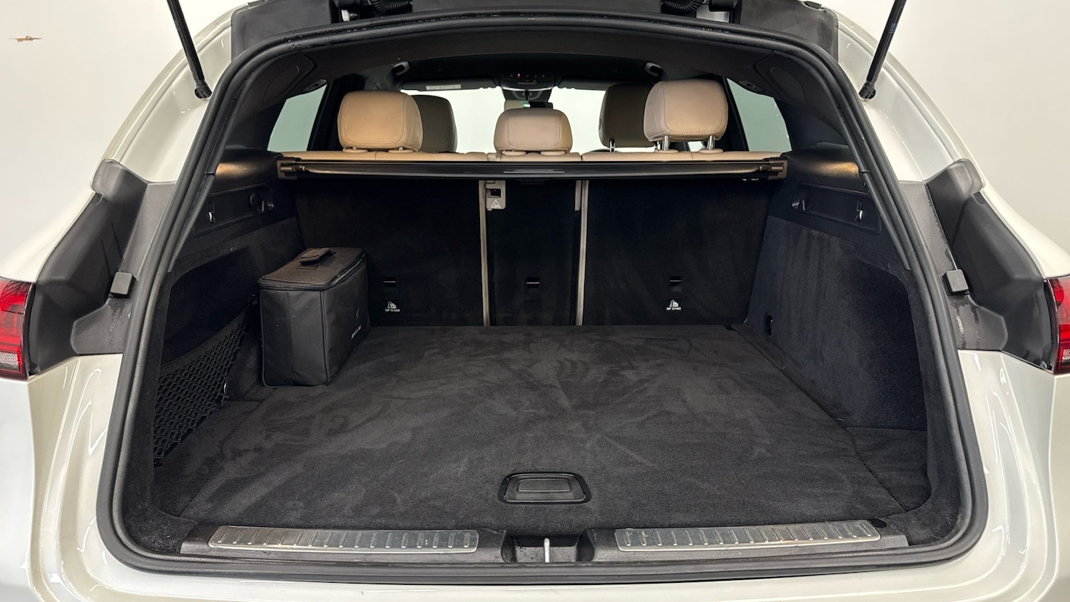 Used Mercedes-Benz EQC 2021 for sale - 77245472: Photo 4