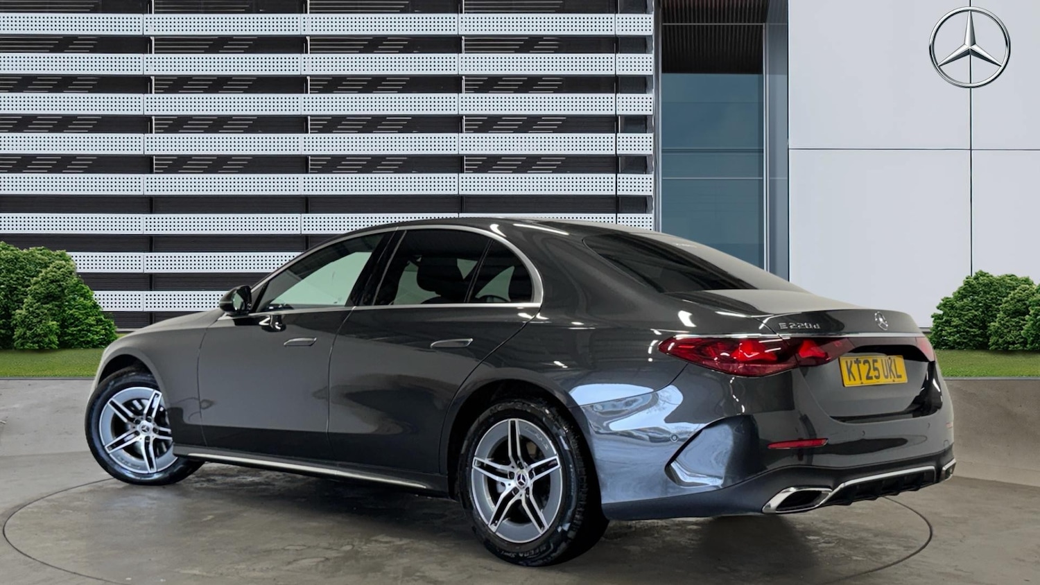 Used Mercedes-Benz E Class 2025 for sale - 78039191: Photo 2