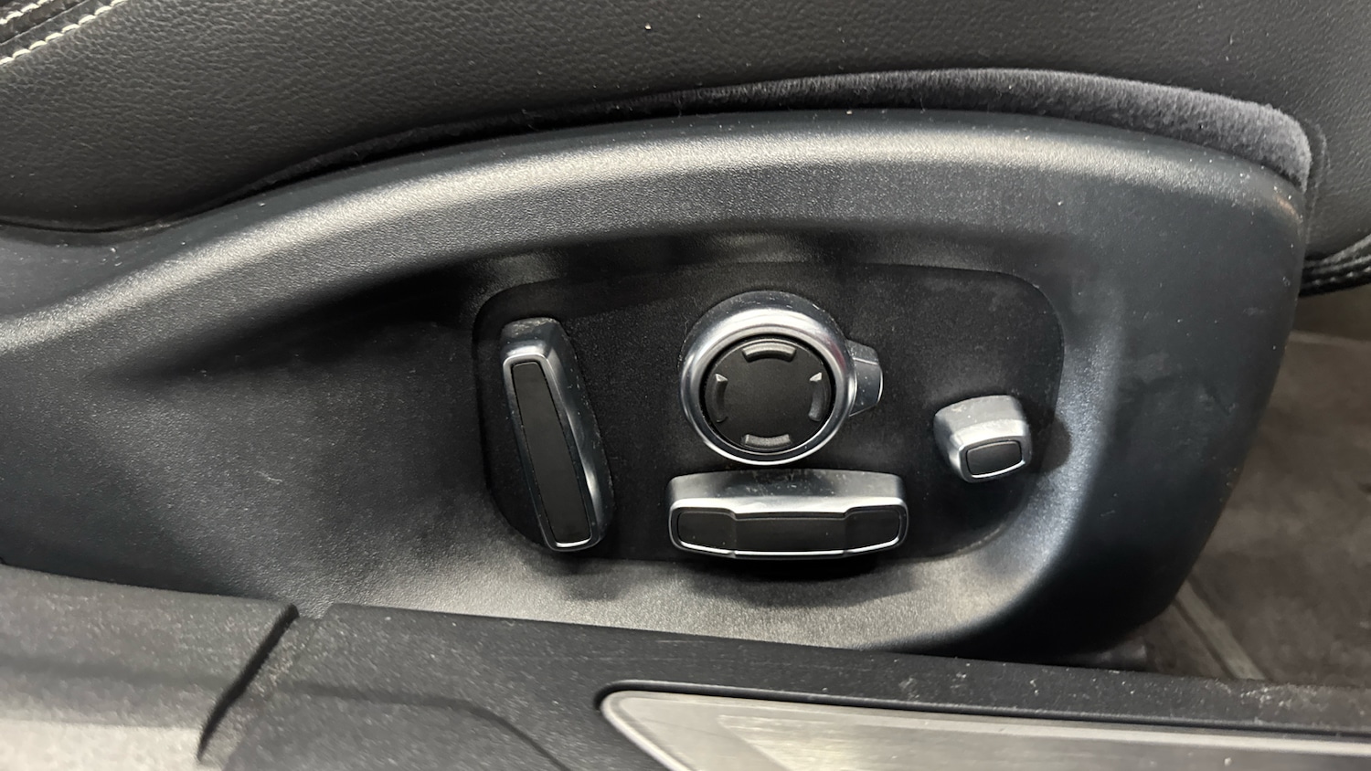 Used Jaguar XF 2018 for sale - 78162355: Photo 25