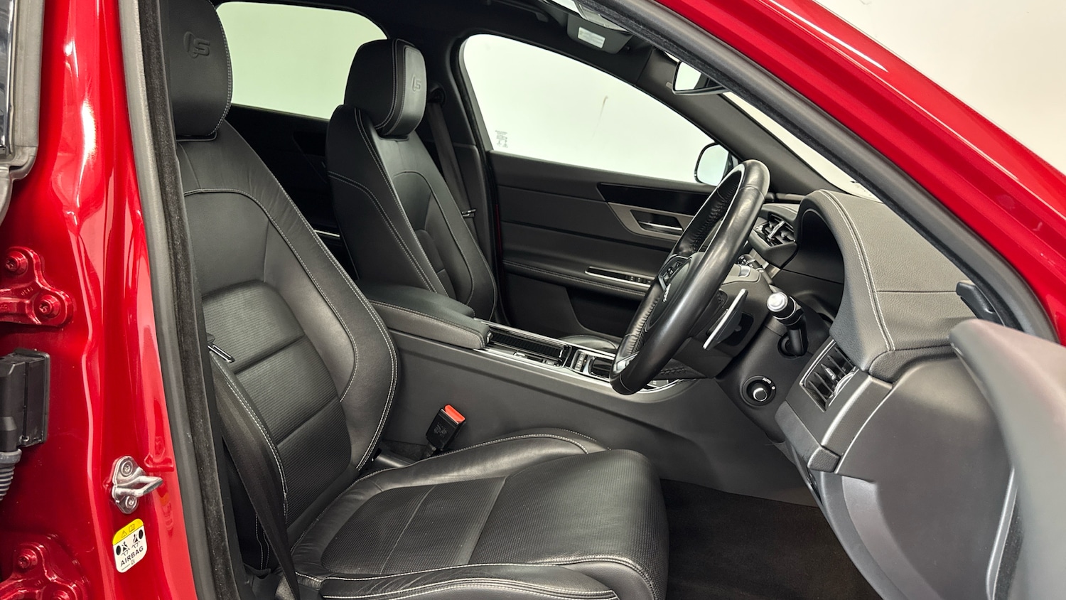 Used Jaguar XF 2018 for sale - 78162355: Photo 26