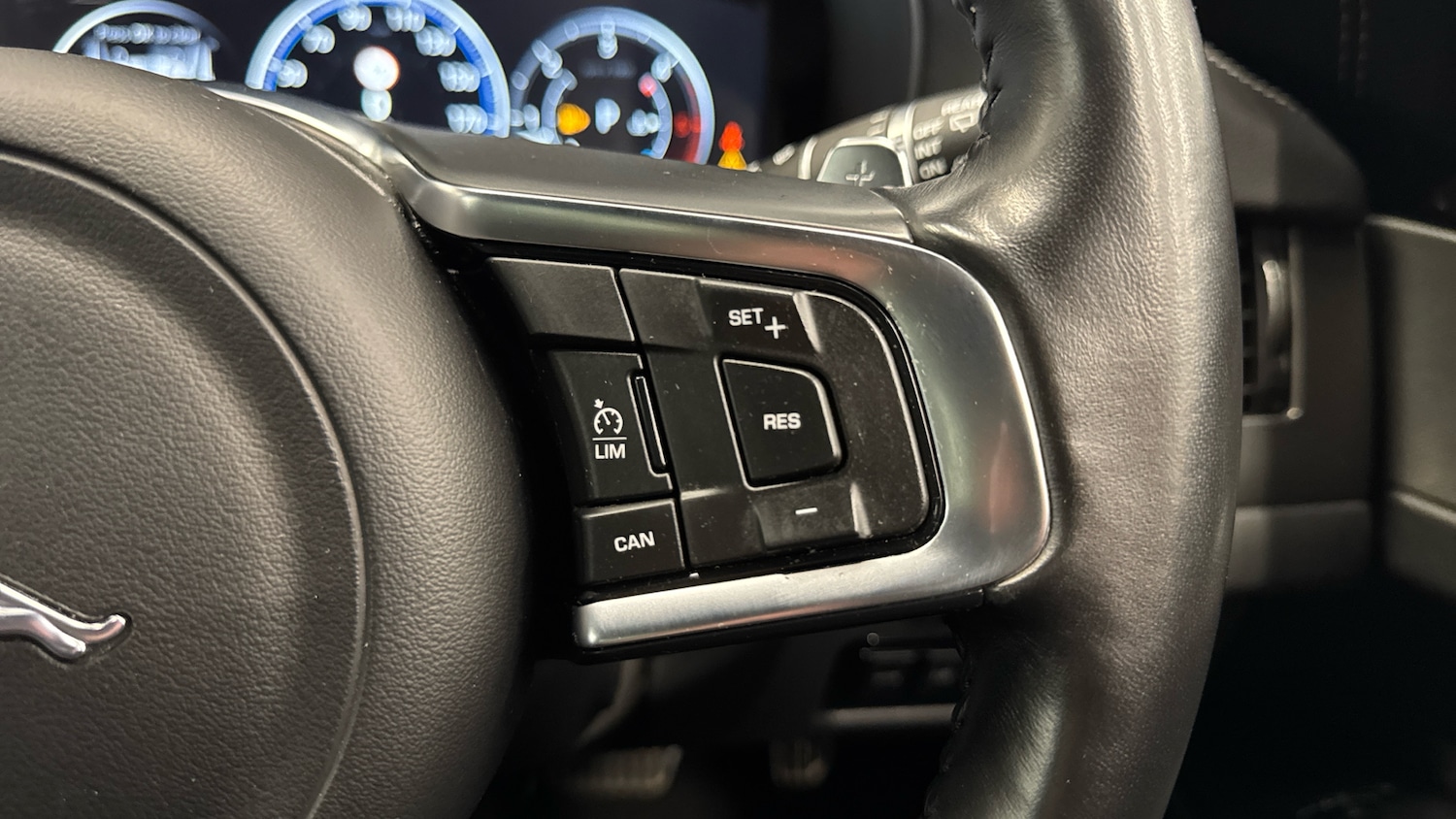 Used Jaguar XF 2018 for sale - 78162355: Photo 29