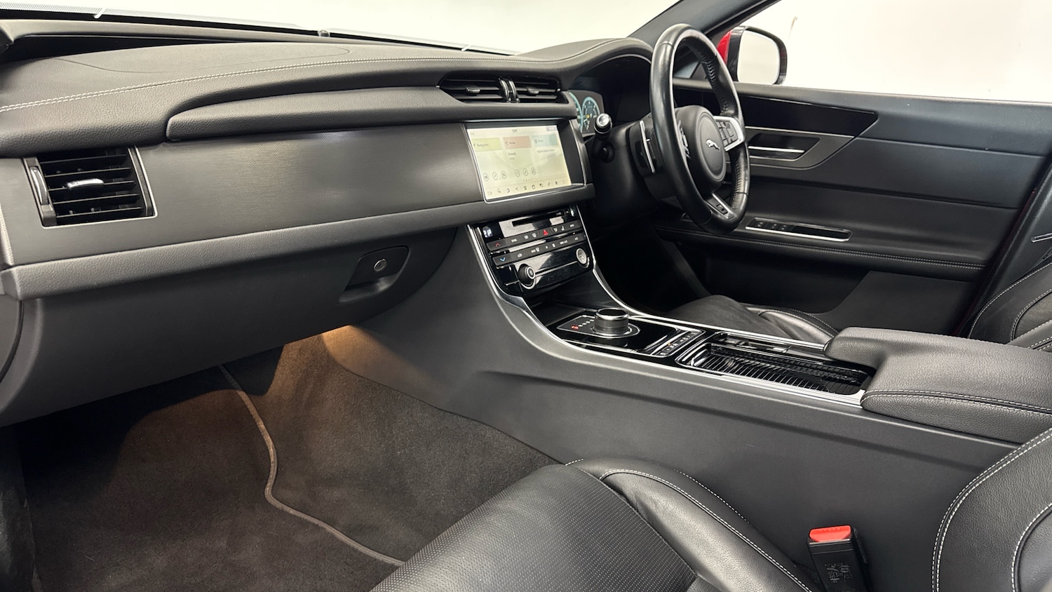 Used Jaguar XF 2018 for sale - 78162355: Photo 9